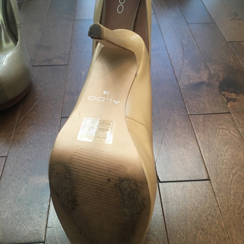 Heels - Picture 3 of 3